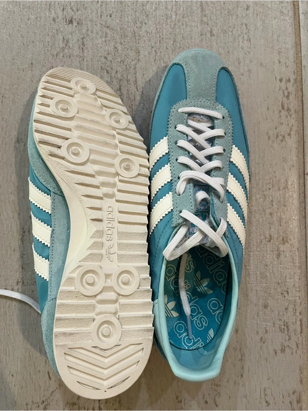 adidas Teal & White Classic Low-Top Sneakers size 8